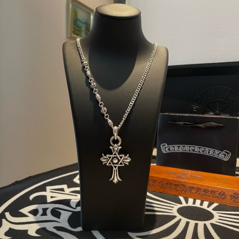 Ch**me He**ts necklaces